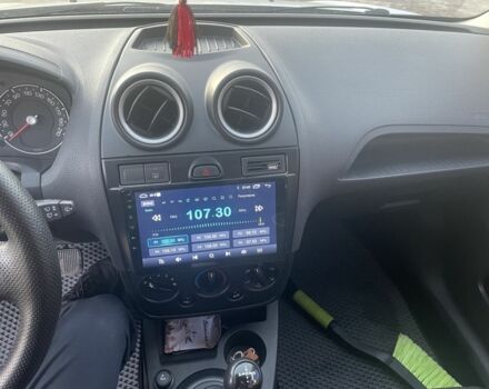 Форд Фиеста 2006 в Житомире на Automoto.ua Серый Форд Фиеста, объемом двигателя 1.4 л и пробегом 282 тыс. км за 3900 $, фото 19 на Automoto.ua