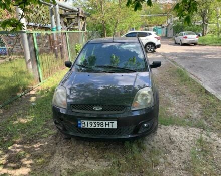 Серый Форд Фиеста, объемом двигателя 1.4 л и пробегом 167 тыс. км за 3000 $, фото 1 на Automoto.ua