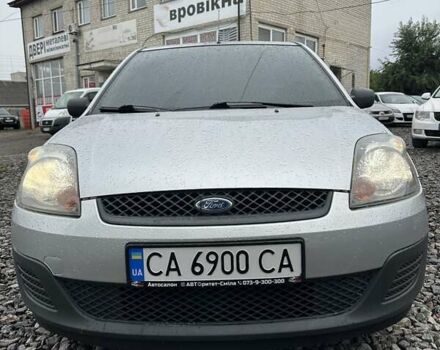 Сірий Форд Фієста, об'ємом двигуна 1.3 л та пробігом 154 тис. км за 3700 $, фото 1 на Automoto.ua