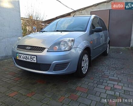 Серый Форд Фиеста, объемом двигателя 1.3 л и пробегом 88 тыс. км за 4400 $, фото 1 на Automoto.ua