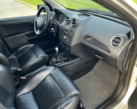 Сірий Форд Фієста, об'ємом двигуна 1.4 л та пробігом 202 тис. км за 4850 $, фото 14 на Automoto.ua