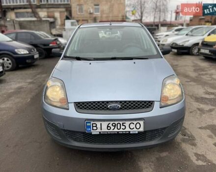 Серый Форд Фиеста, объемом двигателя 1.39 л и пробегом 160 тыс. км за 4200 $, фото 1 на Automoto.ua