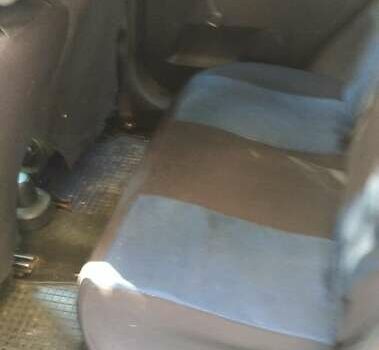 Серый Форд Фиеста, объемом двигателя 1.4 л и пробегом 160 тыс. км за 3000 $, фото 7 на Automoto.ua