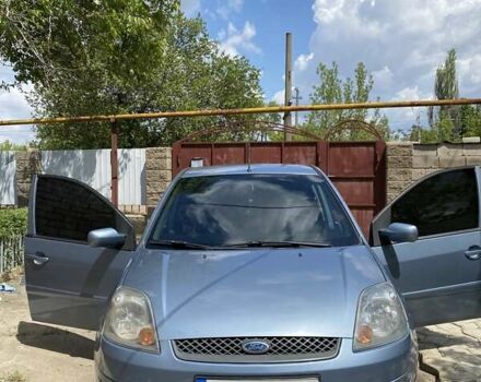 Серый Форд Фиеста, объемом двигателя 1.2 л и пробегом 212 тыс. км за 3800 $, фото 4 на Automoto.ua