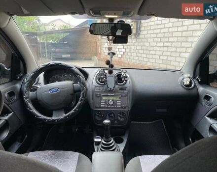 Серый Форд Фиеста, объемом двигателя 1.2 л и пробегом 212 тыс. км за 3800 $, фото 12 на Automoto.ua