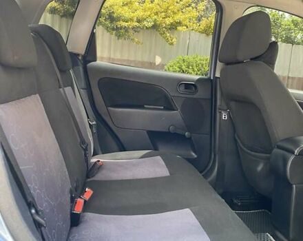 Серый Форд Фиеста, объемом двигателя 1.2 л и пробегом 212 тыс. км за 3800 $, фото 13 на Automoto.ua