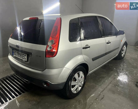 Серый Форд Фиеста, объемом двигателя 1.24 л и пробегом 350 тыс. км за 2999 $, фото 3 на Automoto.ua