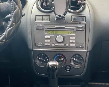 Серый Форд Фиеста, объемом двигателя 1.2 л и пробегом 212 тыс. км за 3800 $, фото 15 на Automoto.ua