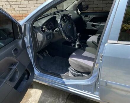 Серый Форд Фиеста, объемом двигателя 1.2 л и пробегом 212 тыс. км за 3800 $, фото 21 на Automoto.ua