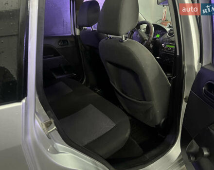 Серый Форд Фиеста, объемом двигателя 1.24 л и пробегом 350 тыс. км за 2999 $, фото 9 на Automoto.ua