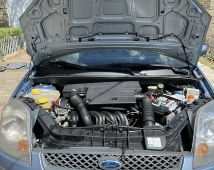 Серый Форд Фиеста, объемом двигателя 1.2 л и пробегом 212 тыс. км за 3800 $, фото 19 на Automoto.ua