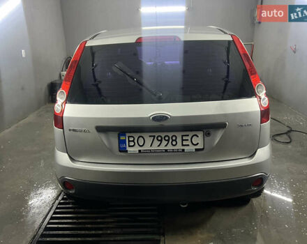 Серый Форд Фиеста, объемом двигателя 1.24 л и пробегом 350 тыс. км за 2999 $, фото 4 на Automoto.ua