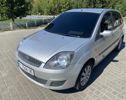 Серый Форд Фиеста, объемом двигателя 1.4 л и пробегом 250 тыс. км за 4199 $, фото 7 на Automoto.ua