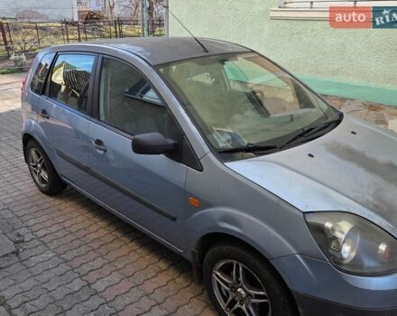 Серый Форд Фиеста, объемом двигателя 1.39 л и пробегом 240 тыс. км за 2200 $, фото 8 на Automoto.ua