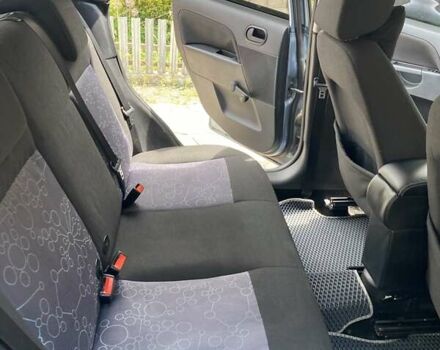 Серый Форд Фиеста, объемом двигателя 1.2 л и пробегом 212 тыс. км за 3800 $, фото 22 на Automoto.ua