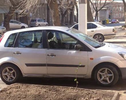 Серый Форд Фиеста, объемом двигателя 1.4 л и пробегом 160 тыс. км за 3000 $, фото 3 на Automoto.ua