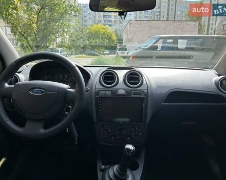 Сірий Форд Фієста, об'ємом двигуна 1.39 л та пробігом 183 тис. км за 5500 $, фото 40 на Automoto.ua