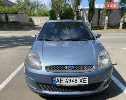 Серый Форд Фиеста, объемом двигателя 1.2 л и пробегом 212 тыс. км за 3800 $, фото 8 на Automoto.ua