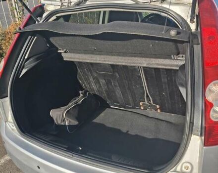 Серый Форд Фиеста, объемом двигателя 1.39 л и пробегом 145 тыс. км за 3500 $, фото 7 на Automoto.ua