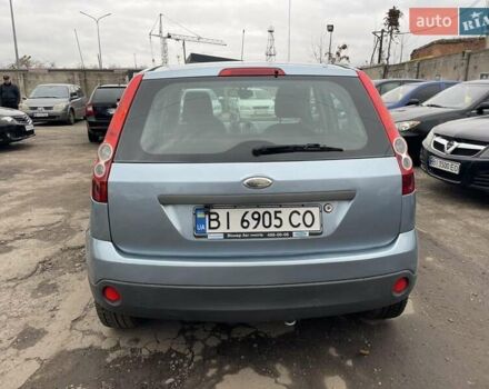Серый Форд Фиеста, объемом двигателя 1.39 л и пробегом 160 тыс. км за 4200 $, фото 5 на Automoto.ua