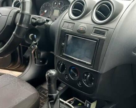 Серый Форд Фиеста, объемом двигателя 1.3 л и пробегом 202 тыс. км за 2800 $, фото 12 на Automoto.ua