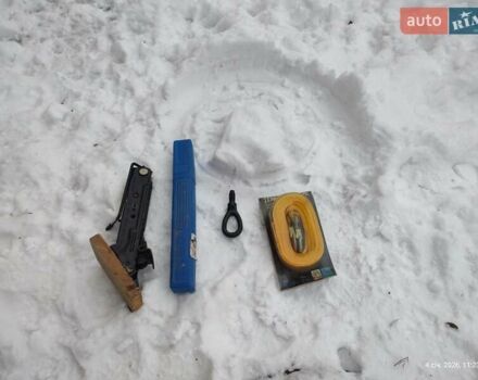 Серый Форд Фиеста, объемом двигателя 1.3 л и пробегом 153 тыс. км за 3700 $, фото 8 на Automoto.ua