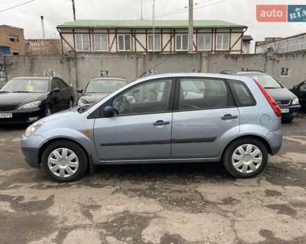 Серый Форд Фиеста, объемом двигателя 1.39 л и пробегом 160 тыс. км за 4200 $, фото 3 на Automoto.ua