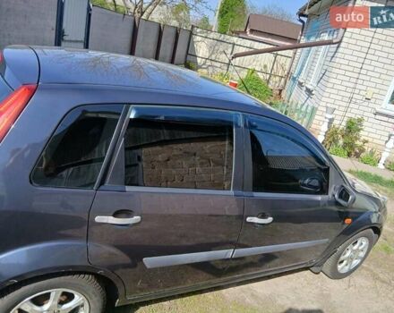 Сірий Форд Фієста, об'ємом двигуна 1.39 л та пробігом 180 тис. км за 3700 $, фото 5 на Automoto.ua