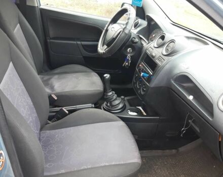 Серый Форд Фиеста, объемом двигателя 1.3 л и пробегом 207 тыс. км за 2500 $, фото 4 на Automoto.ua