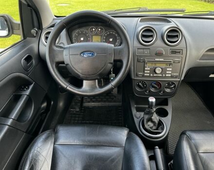 Сірий Форд Фієста, об'ємом двигуна 1.4 л та пробігом 202 тис. км за 4850 $, фото 12 на Automoto.ua