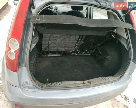 Серый Форд Фиеста, объемом двигателя 1.3 л и пробегом 153 тыс. км за 3700 $, фото 7 на Automoto.ua