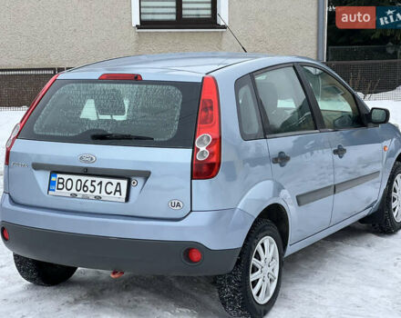 Серый Форд Фиеста, объемом двигателя 1.3 л и пробегом 153 тыс. км за 3699 $, фото 6 на Automoto.ua