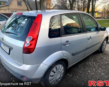 Серый Форд Фиеста, объемом двигателя 1.4 л и пробегом 153 тыс. км за 4500 $, фото 5 на Automoto.ua