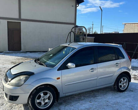 Сірий Форд Фієста, об'ємом двигуна 1.3 л та пробігом 244 тис. км за 4000 $, фото 12 на Automoto.ua