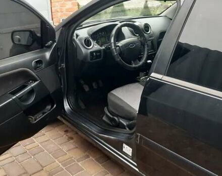 Серый Форд Фиеста, объемом двигателя 1.3 л и пробегом 202 тыс. км за 2800 $, фото 6 на Automoto.ua