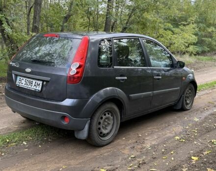 Форд Фиеста 2006 в Вознесенске на Automoto.ua Серый Форд Фиеста, объемом двигателя 1.4 л и пробегом 258 тыс. км за 2600 $, фото 5 на Automoto.ua