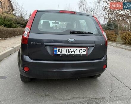 Сірий Форд Фієста, об'ємом двигуна 1.3 л та пробігом 185 тис. км за 4500 $, фото 3 на Automoto.ua