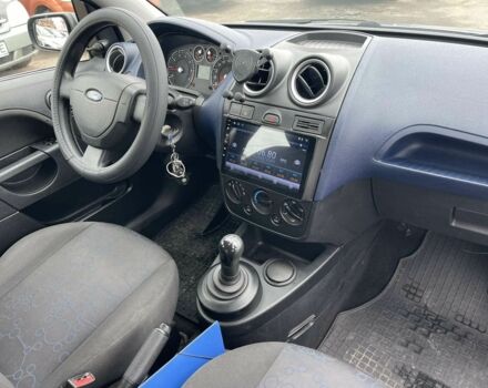 Серый Форд Фиеста, объемом двигателя 1.4 л и пробегом 160 тыс. км за 4200 $, фото 6 на Automoto.ua