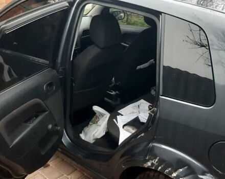 Серый Форд Фиеста, объемом двигателя 1.3 л и пробегом 202 тыс. км за 2800 $, фото 4 на Automoto.ua