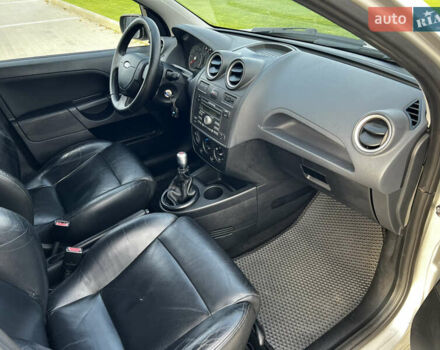 Серый Форд Фиеста, объемом двигателя 1.4 л и пробегом 202 тыс. км за 4850 $, фото 19 на Automoto.ua