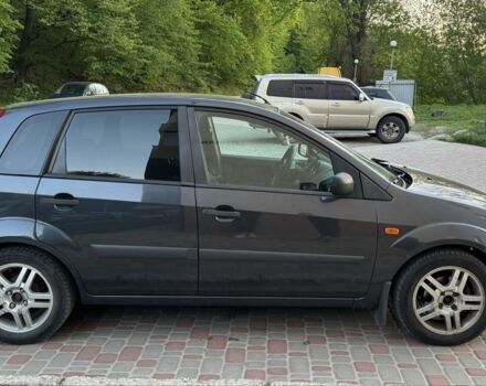 Сірий Форд Фієста, об'ємом двигуна 1.4 л та пробігом 210 тис. км за 4000 $, фото 3 на Automoto.ua