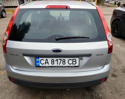 Серый Форд Фиеста, объемом двигателя 1.3 л и пробегом 150 тыс. км за 4100 $, фото 1 на Automoto.ua