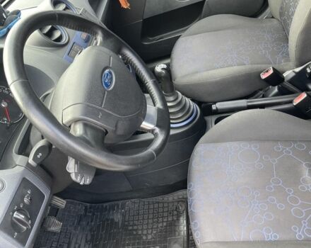 Сірий Форд Фієста, об'ємом двигуна 1.3 л та пробігом 180 тис. км за 5600 $, фото 6 на Automoto.ua