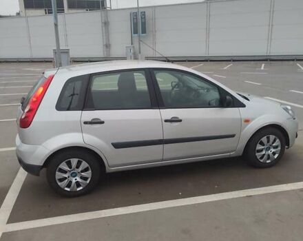 Сірий Форд Фієста, об'ємом двигуна 1.39 л та пробігом 189 тис. км за 3900 $, фото 11 на Automoto.ua