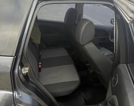 Серый Форд Фиеста, объемом двигателя 1.4 л и пробегом 202 тыс. км за 3499 $, фото 7 на Automoto.ua