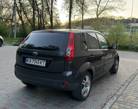Сірий Форд Фієста, об'ємом двигуна 1.4 л та пробігом 210 тис. км за 4000 $, фото 4 на Automoto.ua