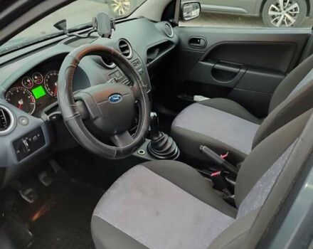 Серый Форд Фиеста, объемом двигателя 1.24 л и пробегом 125 тыс. км за 3450 $, фото 11 на Automoto.ua