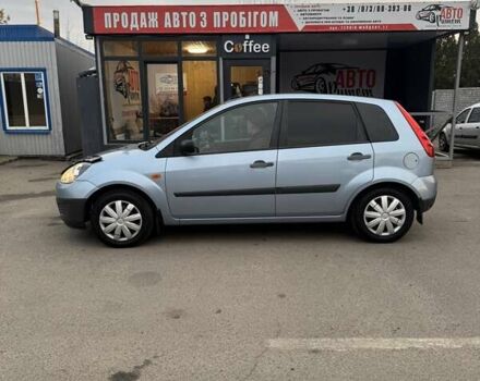 Серый Форд Фиеста, объемом двигателя 1.2 л и пробегом 145 тыс. км за 4350 $, фото 7 на Automoto.ua