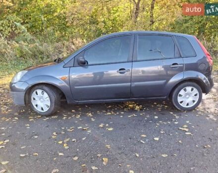 Серый Форд Фиеста, объемом двигателя 1.39 л и пробегом 292 тыс. км за 2700 $, фото 3 на Automoto.ua