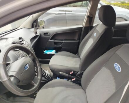 Серый Форд Фиеста, объемом двигателя 1.3 л и пробегом 150 тыс. км за 4100 $, фото 3 на Automoto.ua